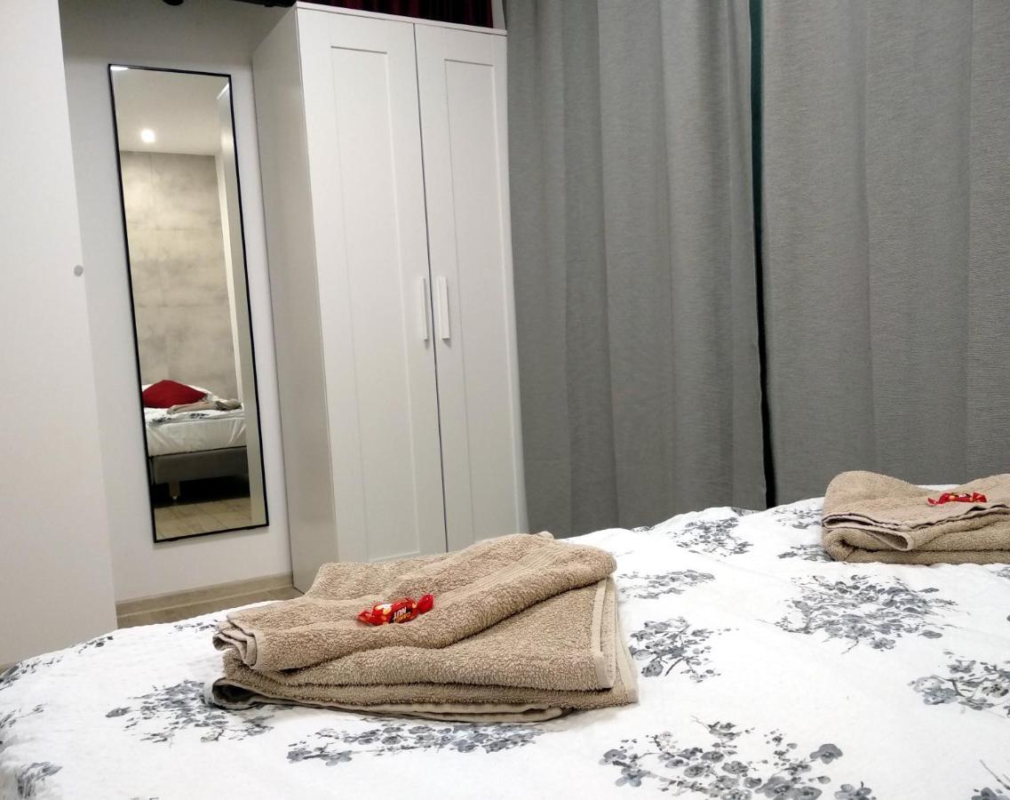 Apartment Niedaleko Od Centrum Ale Z Dala Od Tlumow *